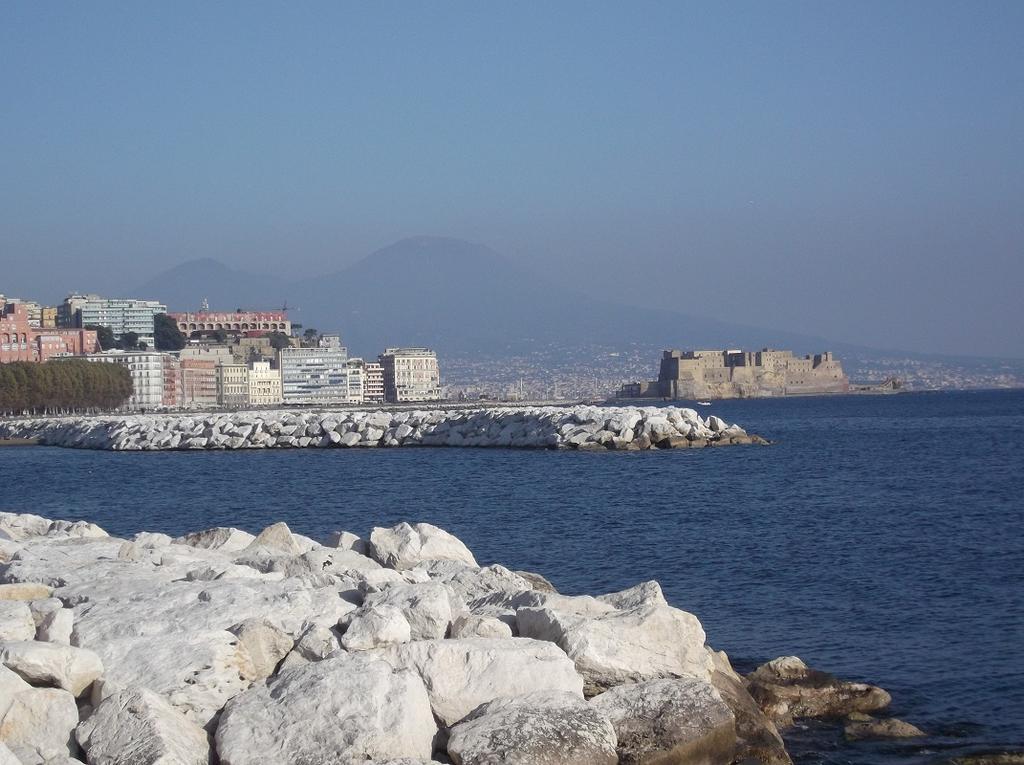 Monolocale Fronte Strada Napoli Centro Storico 빌라 외부 사진